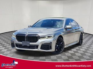 Used 2022 BMW 750i xDrive w/ M Sport Package AWD/4WD video 1
