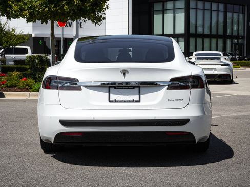 Used 2020 Tesla Model S Long Range Plus AWD/4WD image 10
