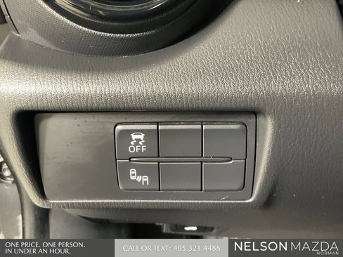Used 2018 MAZDA MX-5 Miata Club RWD image 34