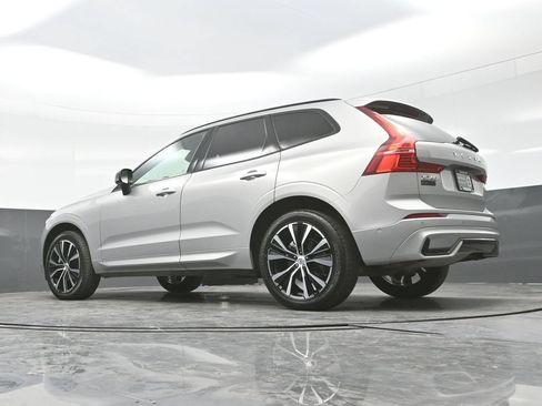 Used 2025 Volvo XC60 B5 Plus AWD/4WD image 30