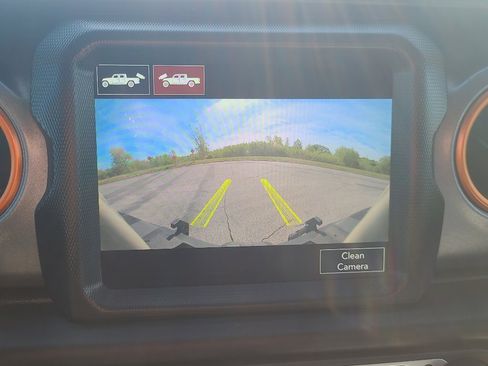 Used 2020 Jeep Gladiator Mojave AWD/4WD image 24