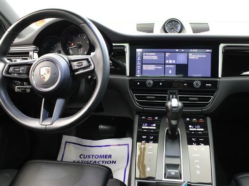 Certified 2023 Porsche Macan AWD/4WD image 16