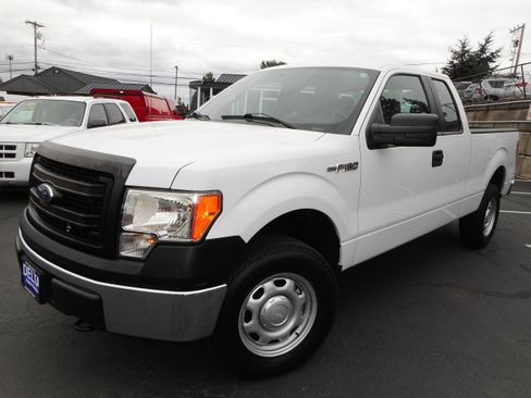 Used 2014 Ford F150 XL w/ Equipment Group 101A Mid AWD/4WD image 3