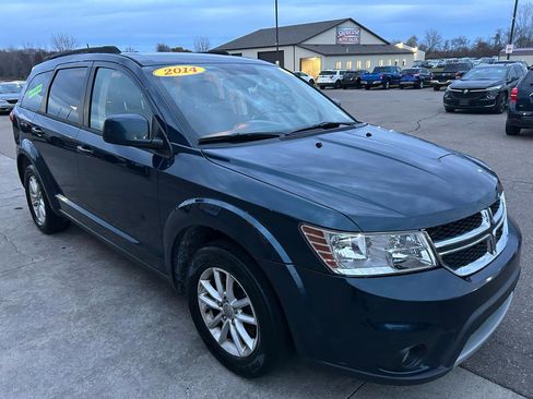 Used 2014 Dodge Journey SXT w/ Flexible Seating Group image 3