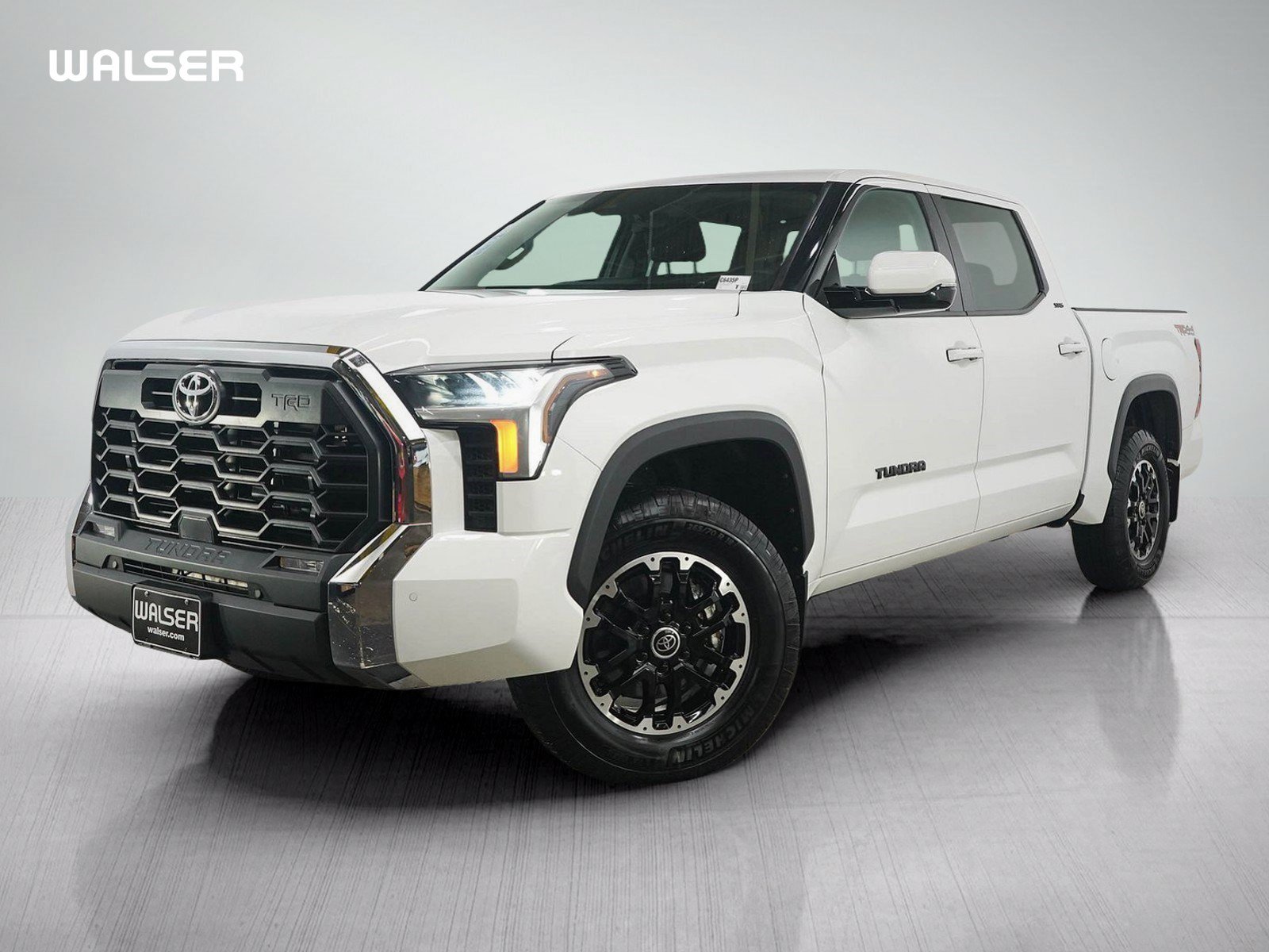Used 2022 Toyota Tundra SR5 AWD/4WD image 1