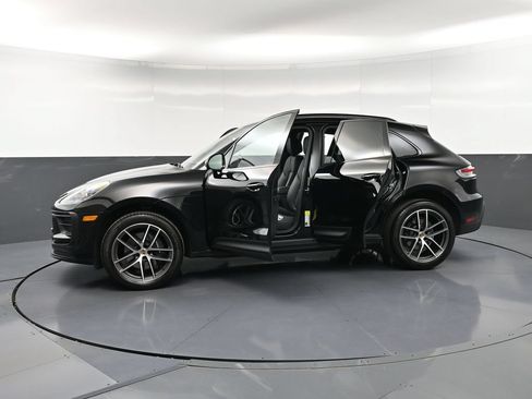 Certified 2026 Porsche Macan AWD/4WD image 36