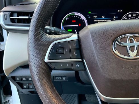 Used 2023 Toyota Sienna Platinum FWD image 21