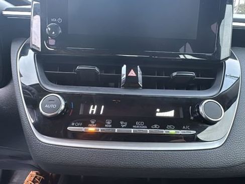 Used 2024 Toyota Corolla LE image 20
