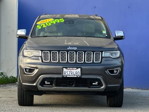 Used 2017 Jeep Grand Cherokee Overland w/ Jeep Active Safety Group image 8