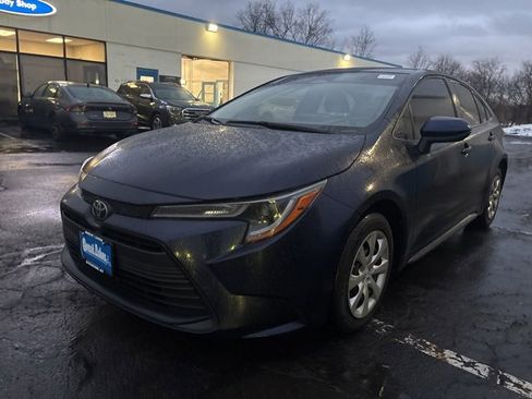 Used 2023 Toyota Corolla LE image 4