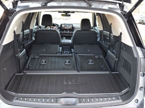 New 2026 Nissan Pathfinder Platinum w/ Accent Package FWD image 67