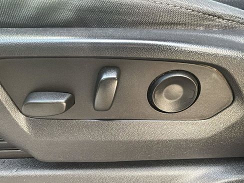 Certified 2022 Chevrolet Silverado 1500 Custom image 27