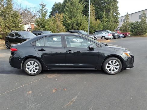Used 2022 Toyota Corolla LE image 25