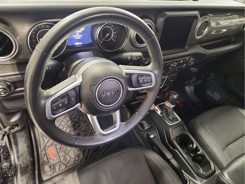Used 2023 Jeep Gladiator Overland AWD/4WD image 10