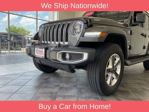 Used 2018 Jeep Wrangler Unlimited Sahara AWD/4WD image 14