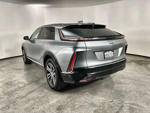 Used 2025 Cadillac Lyriq Luxury image 6