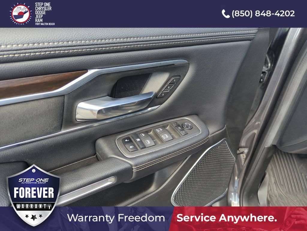 Used 2022 RAM 1500 Laramie AWD/4WD image 18