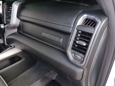 Used 2024 RAM 1500 Laramie AWD/4WD image 28