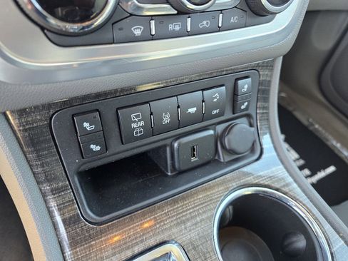 Used 2016 GMC Acadia SLT w/ Premium Edition image 22