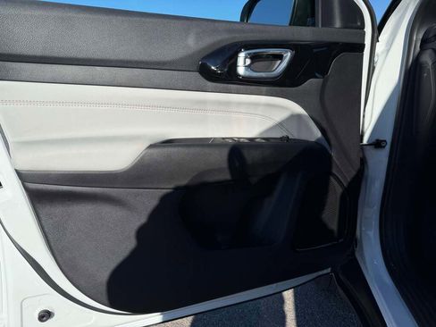 New 2026 Jeep Compass Limited image 19