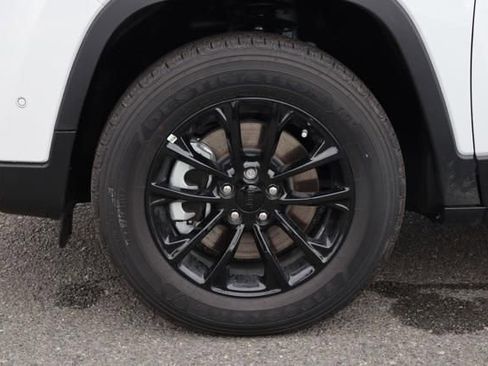 New 2023 Jeep Cherokee Altitude Lux image 11