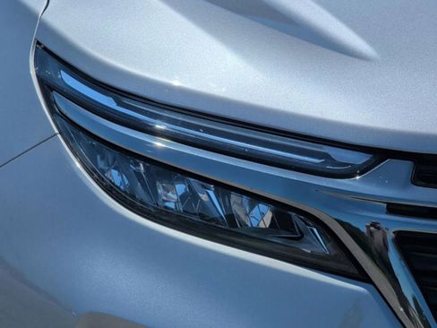 Used 2023 Chevrolet Equinox RS FWD image 37