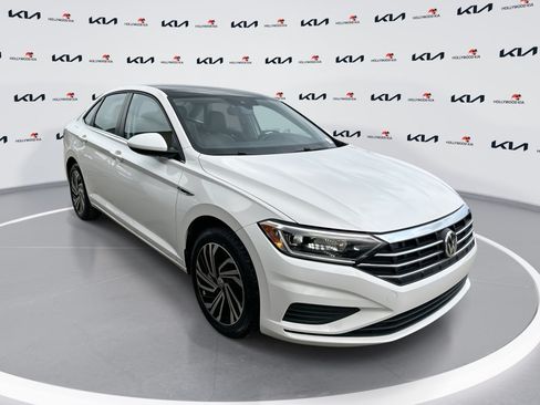 Used 2021 Volkswagen Jetta SEL FWD image 1
