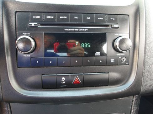 Used 2013 Dodge Avenger SXT FWD image 12