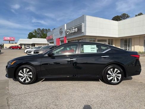 Used 2025 Nissan Altima 2.5 S image 1