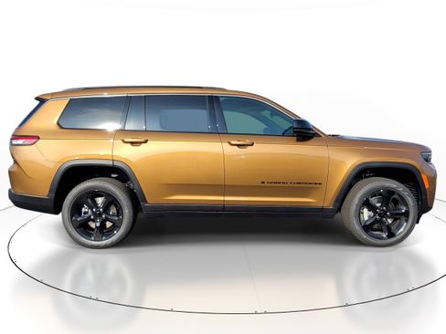 New 2026 Jeep Grand Cherokee L Limited w/ Limited Altitude Package AWD/4WD image 5