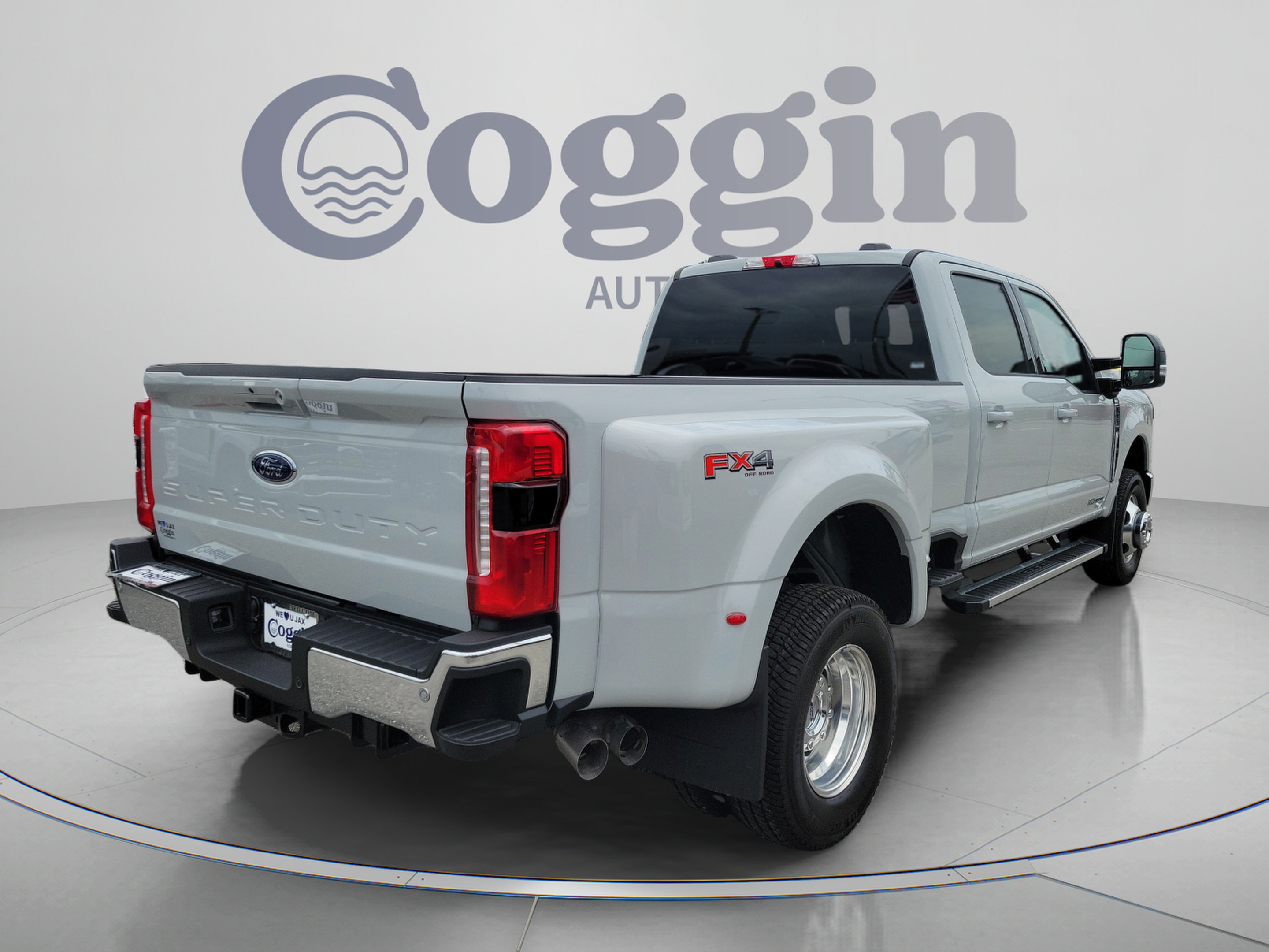 New 2026 Ford F350 Lariat w/ FX4 Off-Road Package AWD/4WD image 3