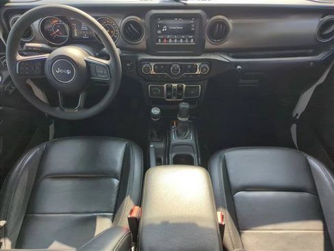 Used 2023 Jeep Gladiator Sport AWD/4WD image 19