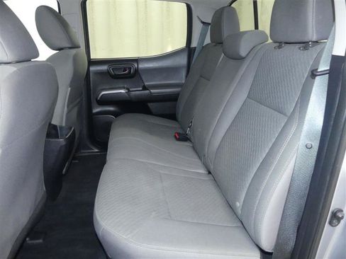 Used 2021 Toyota Tacoma SR5 AWD/4WD image 20