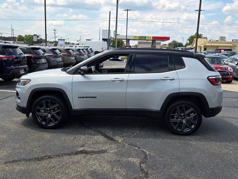 Used 2026 Jeep Compass Limited AWD/4WD image 4
