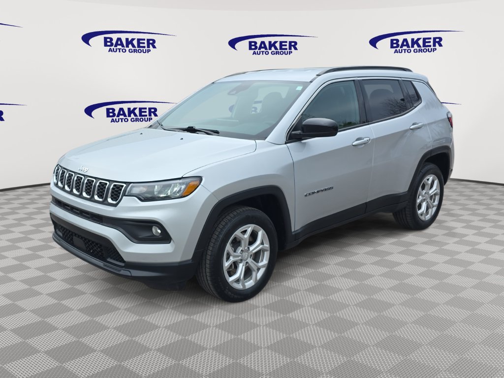 Used 2024 Jeep Compass Latitude AWD/4WD image 8