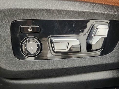Used 2021 BMW X6 M50i w/ Executive Package AWD/4WD image 31