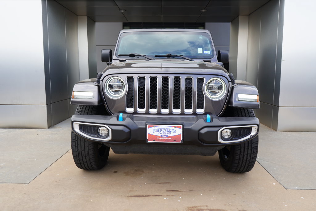 Used 2022 Jeep Wrangler Unlimited Sahara AWD/4WD image 4
