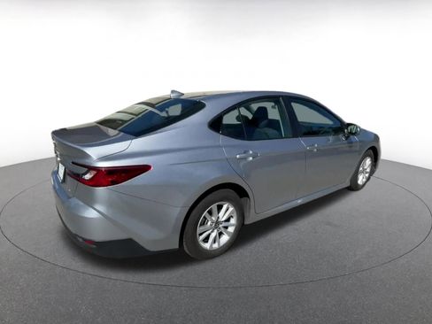 Used 2025 Toyota Camry LE image 15