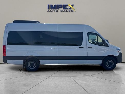 Used 2025 Mercedes-Benz Sprinter 2500 image 6