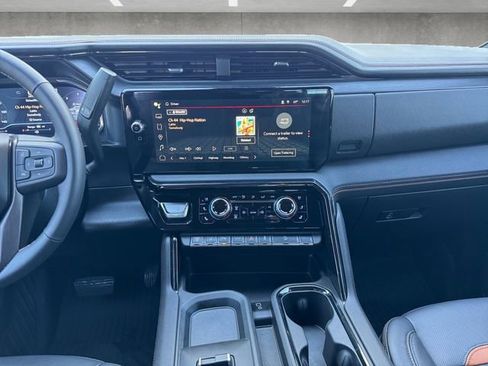 Used 2024 GMC Sierra 2500 AT4 w/ AT4 Premium Plus Package image 3