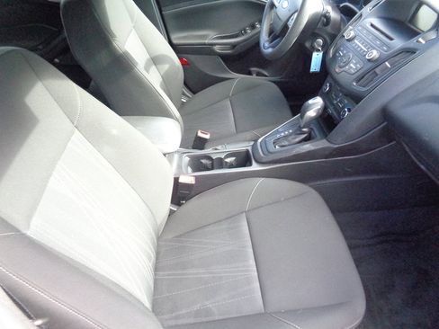 Used 2015 Ford Focus SE image 10