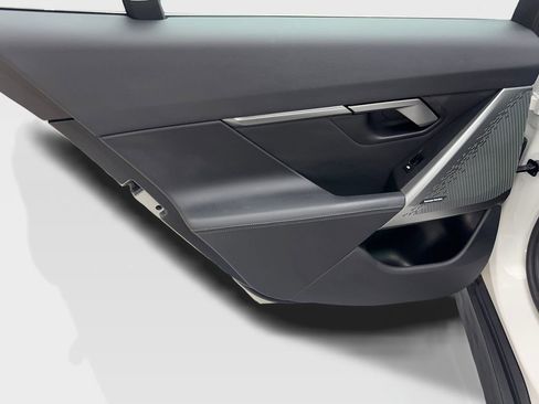 Used 2024 BMW i5 eDrive40i image 38