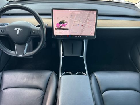 Used 2019 Tesla Model 3 RWD image 3