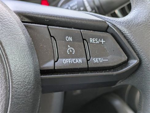 Used 2019 Toyota Yaris L image 25