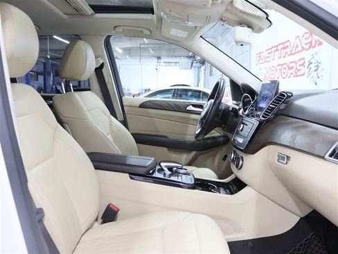 Used 2019 Mercedes-Benz GLE 400 4MATIC image 27