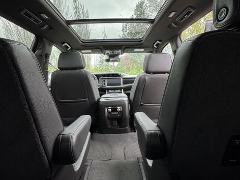 Used 2024 GMC Yukon Denali AWD/4WD image 34