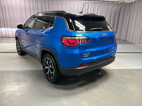 Used 2025 Jeep Compass Limited image 5