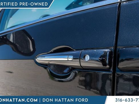 Used 2023 Chrysler Pacifica Limited FWD image 33