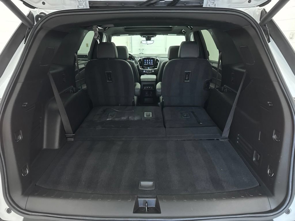 Used 2023 Chevrolet Traverse LT w/ LT Premium Package AWD/4WD image 7