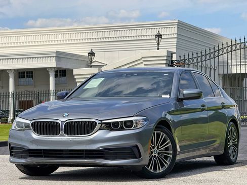 Used 2019 BMW 530i xDrive w/ Convenience Package AWD/4WD image 2